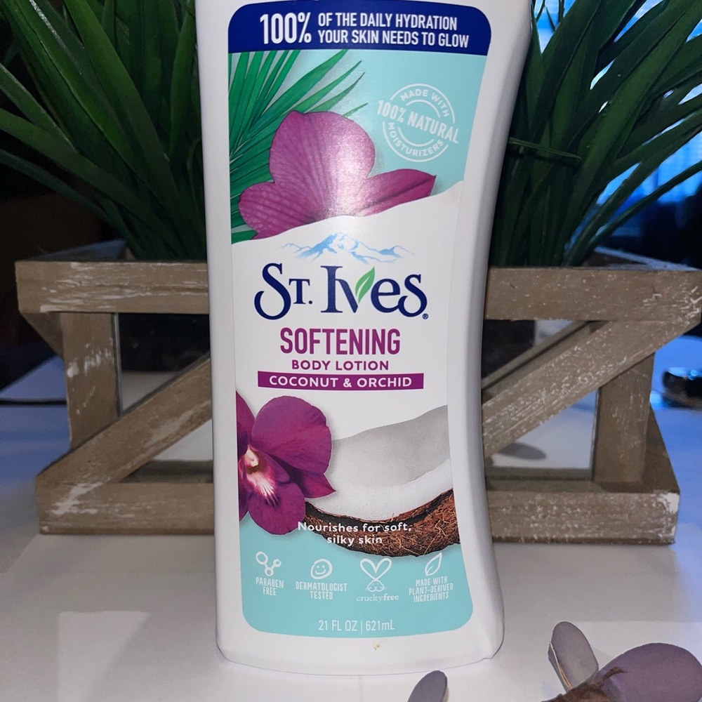 St. Ives Softening Body Lotion - Coconut & Orchid Jumbo Sz.